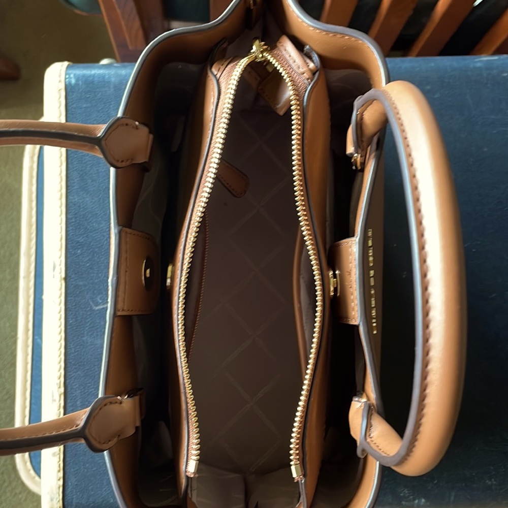 NWOT Michael Kors‎ Savannah leather medium satchel - Picture 3 of 8